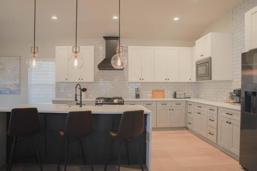 Lamar Villa-3 Bed 2.5 Bath With Outdoor Kitchen サンアントニオ エクステリア 写真