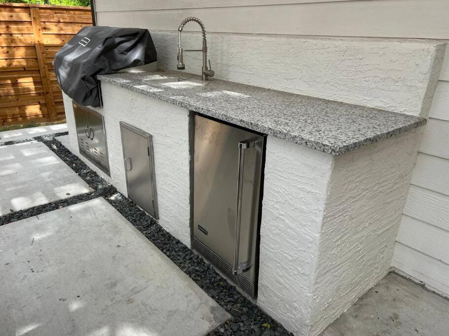 Lamar Villa-3 Bed 2.5 Bath With Outdoor Kitchen サンアントニオ エクステリア 写真
